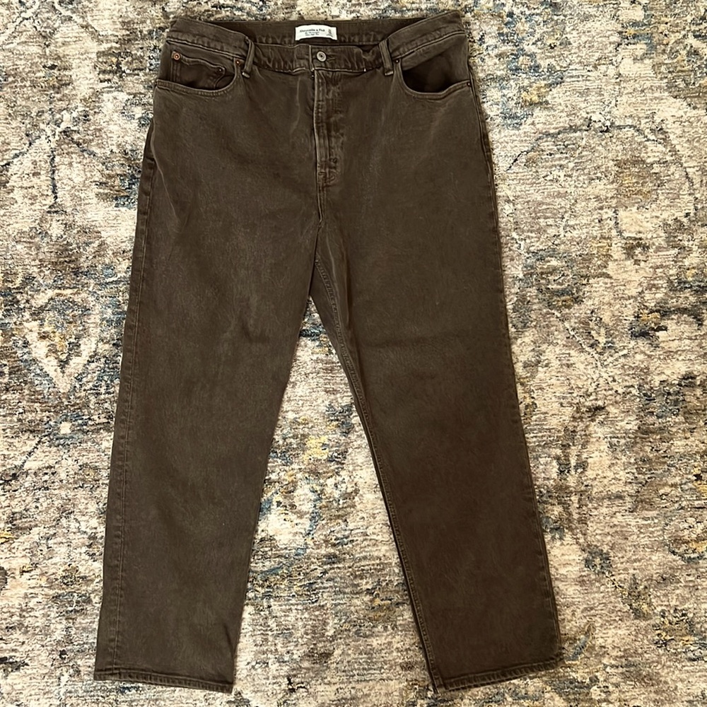 Abercrombie Ultra High Rise 90s Straight Jean size 16 (short), 33 inch waist